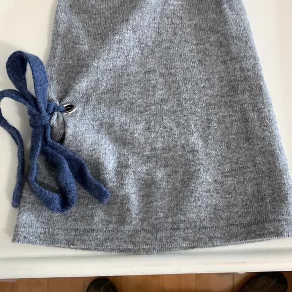 3 items All Women’s Tops Bebe, Alo & Autumn Cashmere one incredible price - Picture 10 of 11